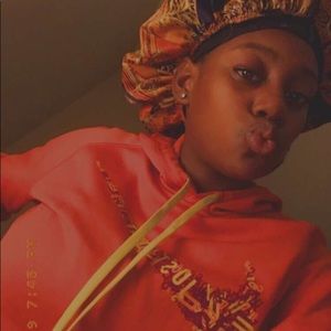 Meet your Posher, Alexia